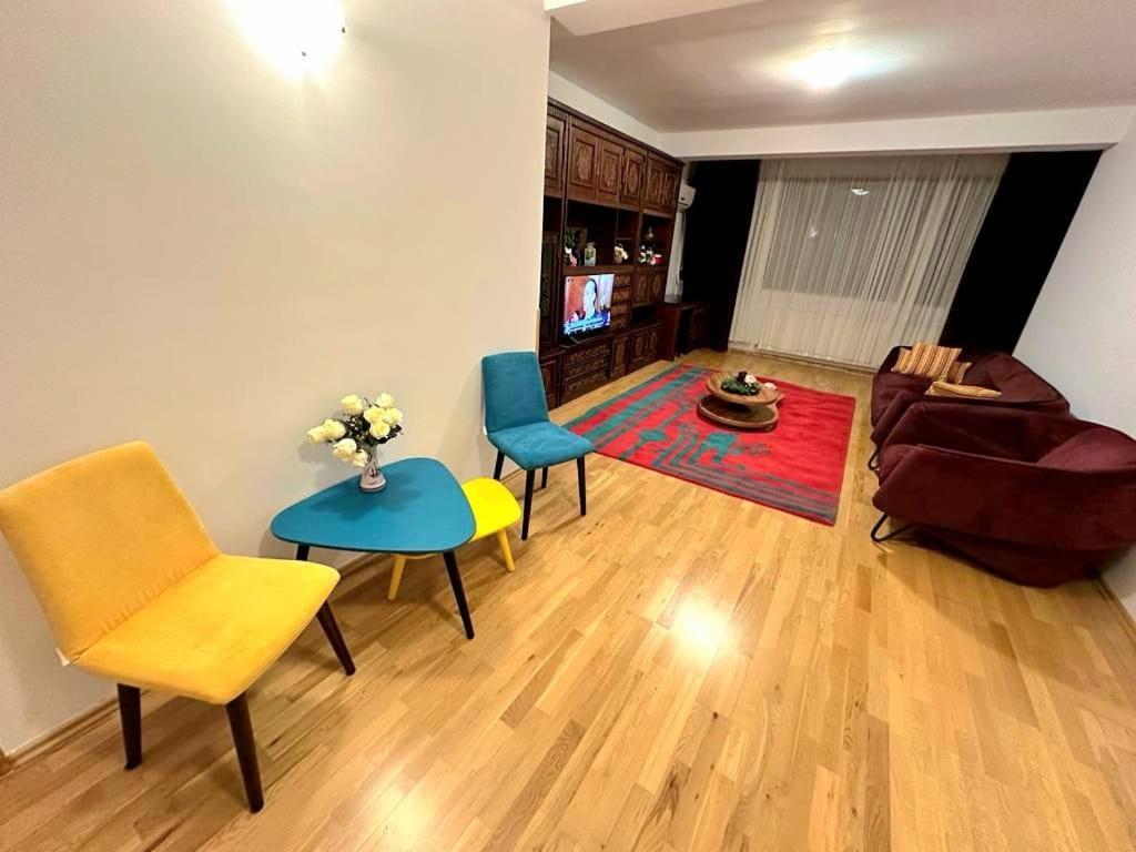 Centru Unirii Luxury Vip Apartament 2 Camere 98 Mp ! Parcare Subterana Privata Incalzita Iarna Si Climatizata Vara Doar Cu Rezervare In Limita Locurilor Disponibile ! Proprietate In Regim Hoteliep - Nu Are Bucatarie ! Bukarest Kültér fotó